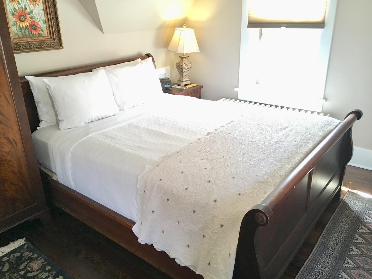 찰스 타운 힐브룩 인 앤 스파 비앤비 - 성인 전용 B&B 외부 사진